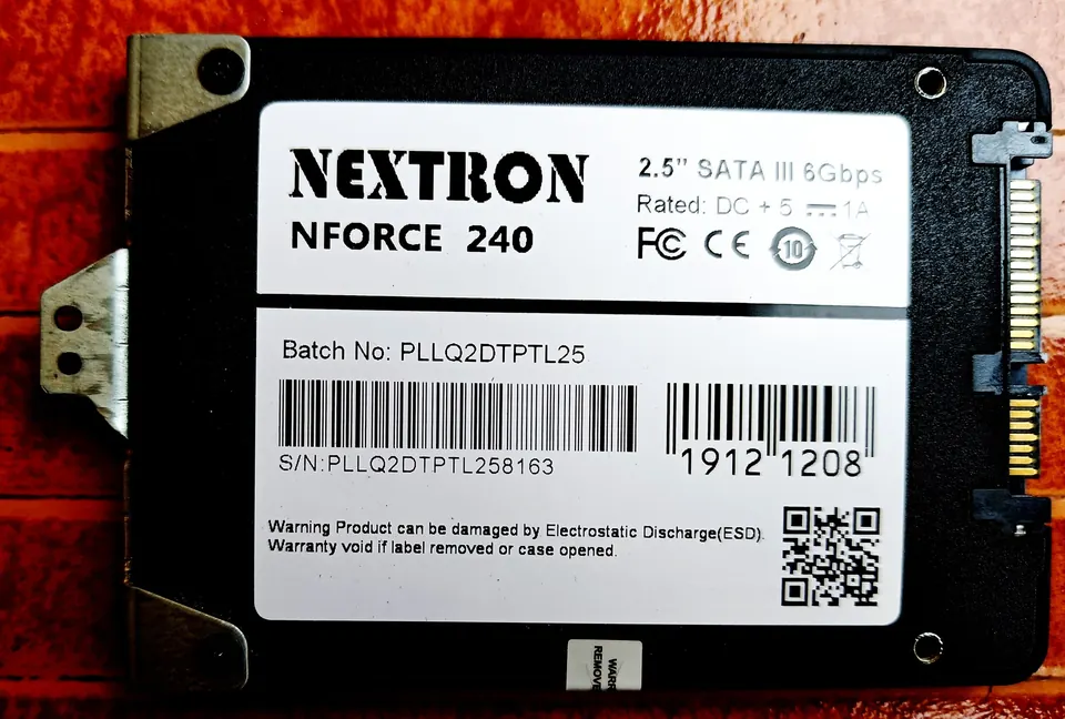 Reference photograph illustrating 2.5-inch SATA SSD